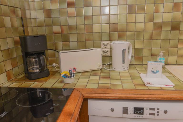 Vacation home with yard & BBQ | Good for workation — photo 4