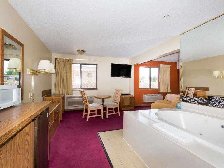 Super 8 By Wyndham Chadron Ne — photo 2