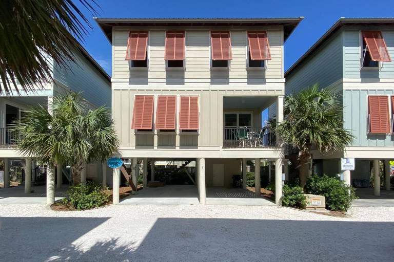 House with barbecue & pool — photo 2