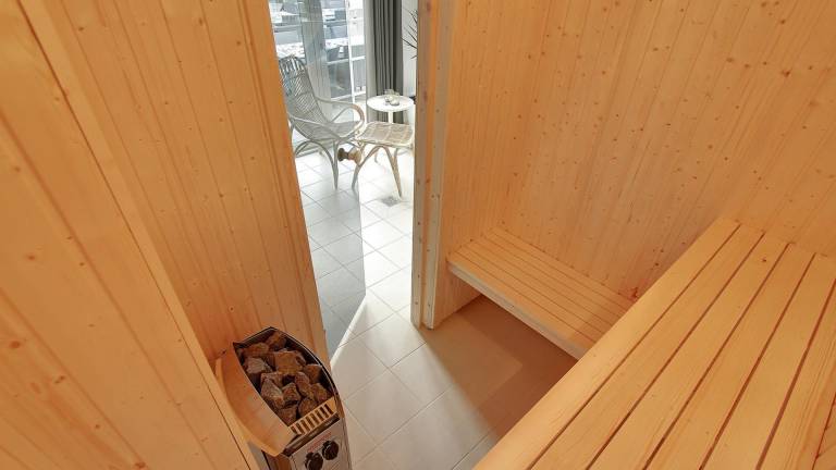 Vacation home with sauna, grill & private pool — photo 5