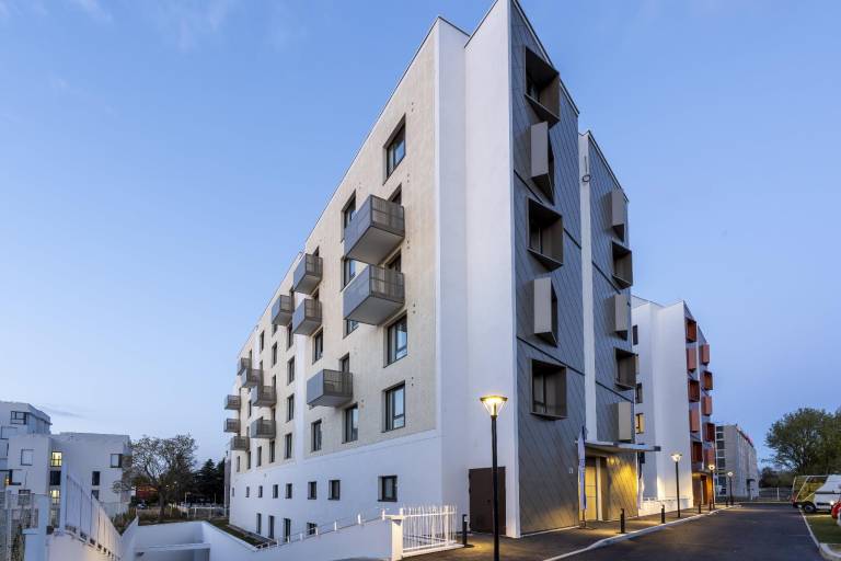 Beautiful serviced apartment with pool & sauna | Dogs allowed in Meudon