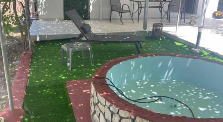 Nice vacation home with terrace & yard | Beach nearby | Pet-friendly — photo 4