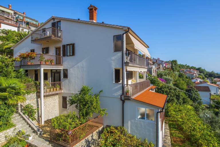 Rental apartment with terrace & barbecue | Sea view — photo 2