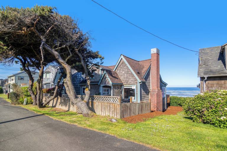 House Waldport