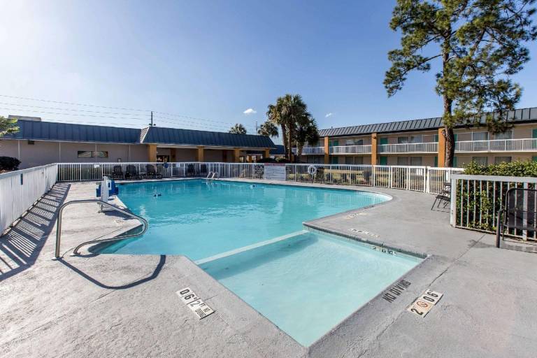 Quality Inn & Suites Conference Center — photo 2