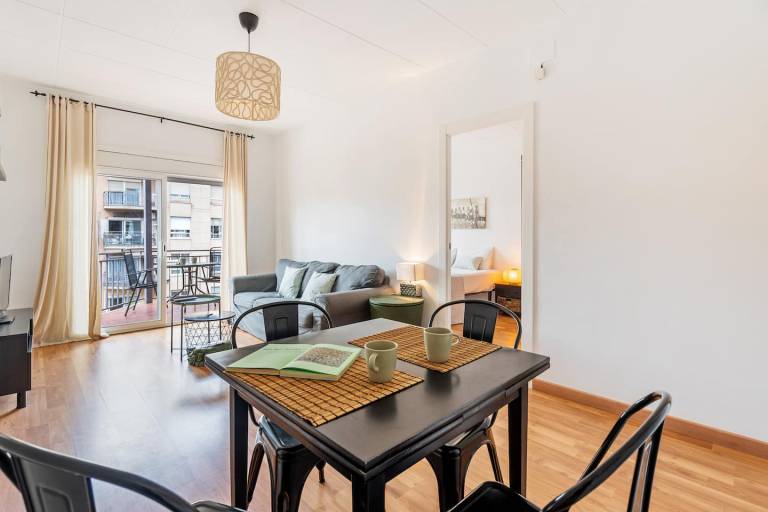 Holiday apartment with terrace | Next to Sagrada Família — photo 4