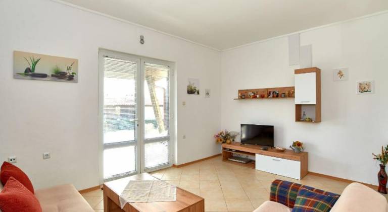 Villa with pool | Pet-friendly — photo 2