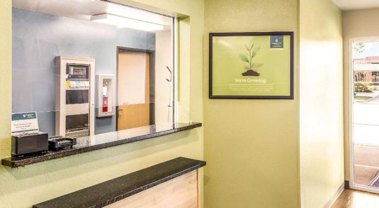 WoodSpring Suites Houston Baytown — photo 5