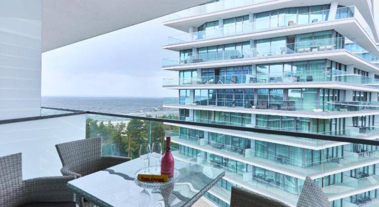 Holiday apartment with hot tub & pool — photo 4