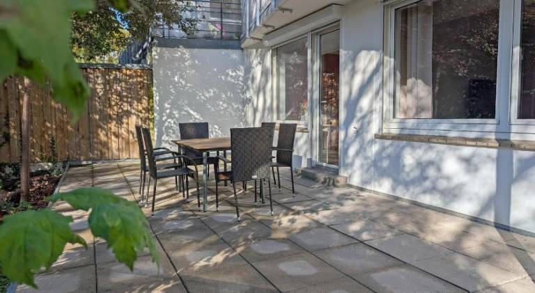 WESTERsuites - Firebird - 3BR Zentral Terrasse WLAN 7 Betten Waschtrockner — photo 3