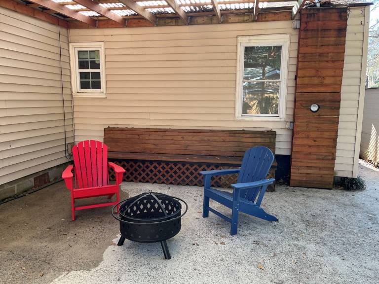 House  Avalon/Oglethorpe Mall Area