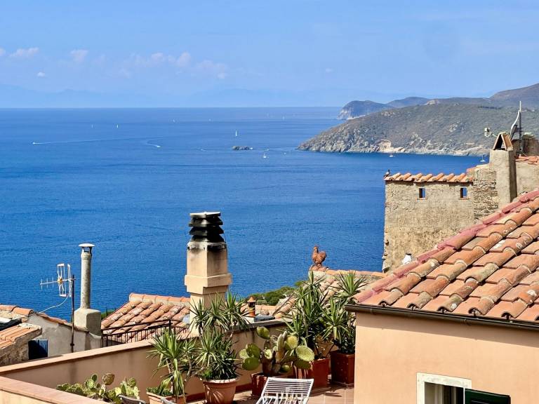 Lovely apartment with patio | Pet-friendly in Capoliveri