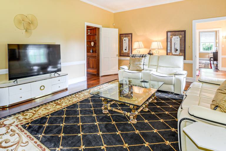 16 Mi to Baltimore: Spacious Home in Owings Mills! — photo 4