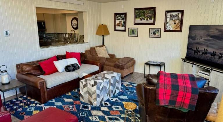 Rental apartment with pool & hot tub in Jackson, WY