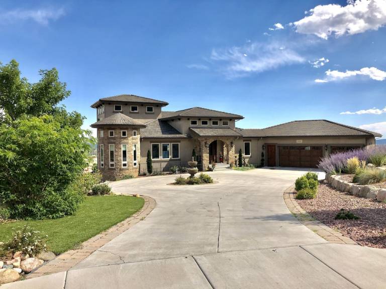 House  Northwest Colorado Springs