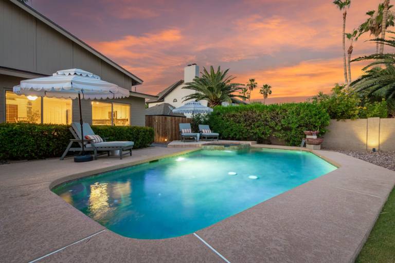 Spanish Wells Retreat FREE Pool Heat Spa BBQ