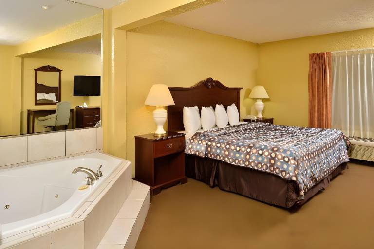 Americas Best Value Inn Starke — photo 5