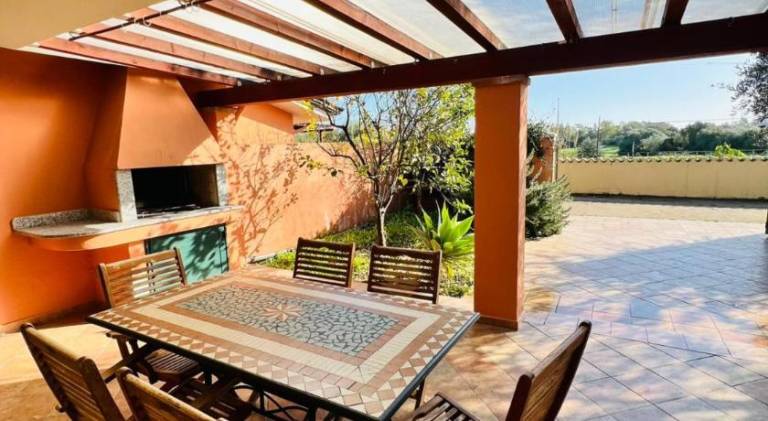Nice vacation home with terrace, barbeque & garden | Next to the beach | Dogs allowed in Bari Sardo