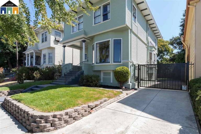 House Oakland