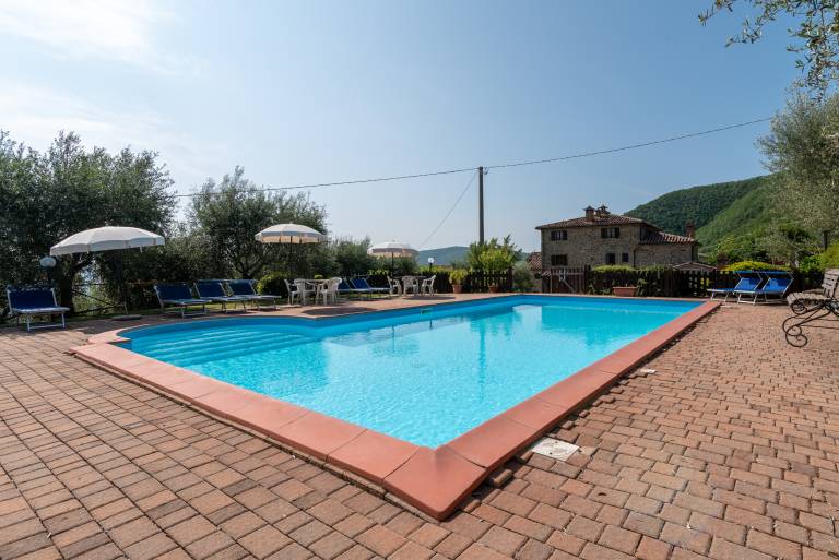 Agriturismo 'Cuiano La Stella' with Mountain Views, Shared Pool, and Wi-Fi in Cortona