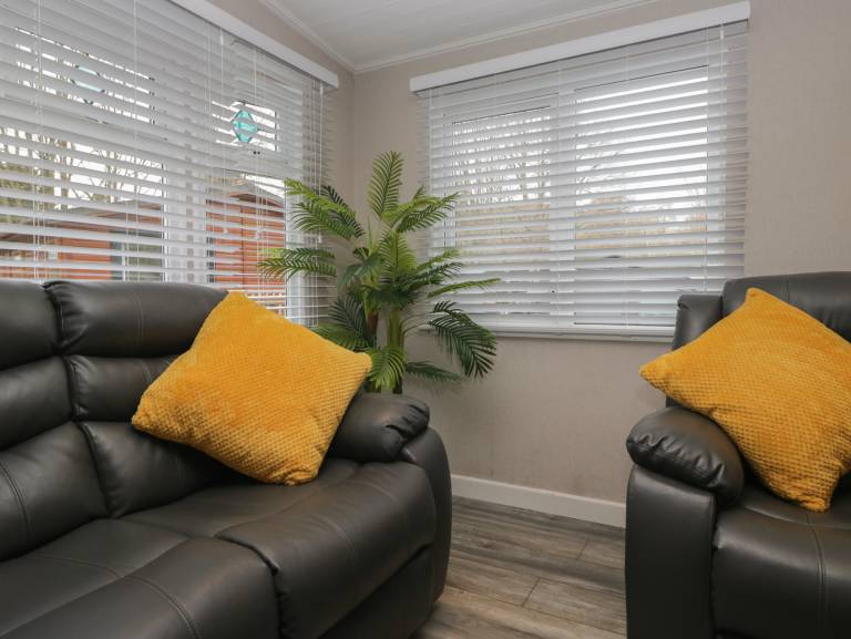 Children-friendly nice cottage with hot tub & yard | Dogs allowed — photo 4