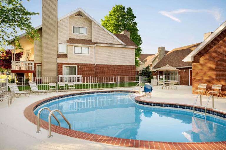 Hawthorn Suites by Wyndham Tinton Falls — photo 3