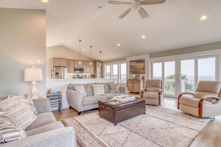 Coastal Haven — photo 3