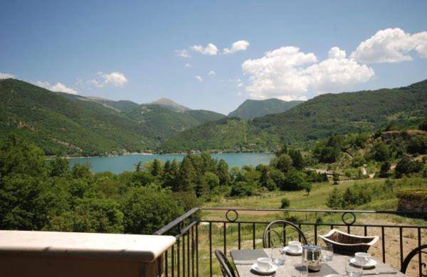 Serviced apartment with garden & terrace in L'Aquila