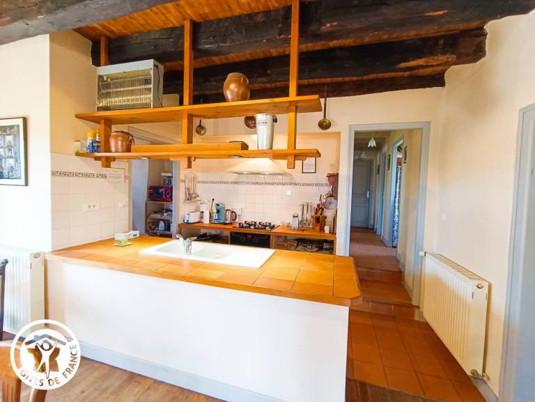 Gite with barbecue, terrace & yard | Dogs allowed — photo 3