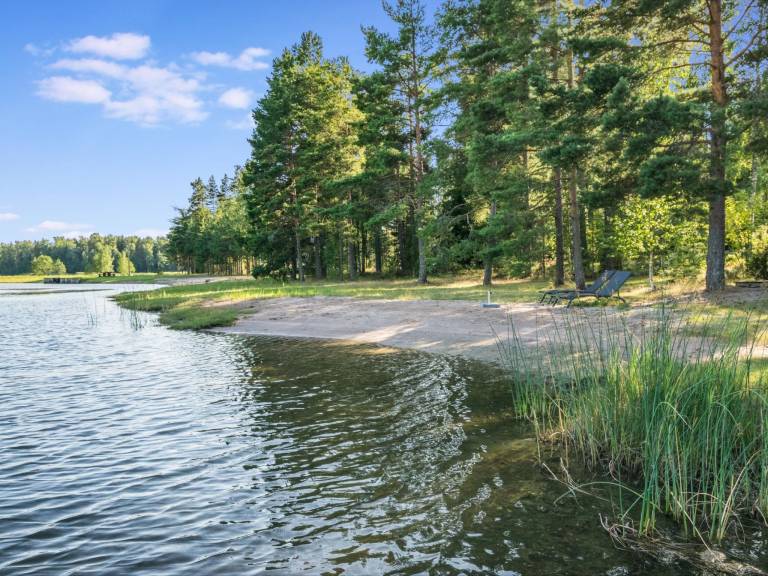 Vacation home with patio & sauna | Nature view — photo 2