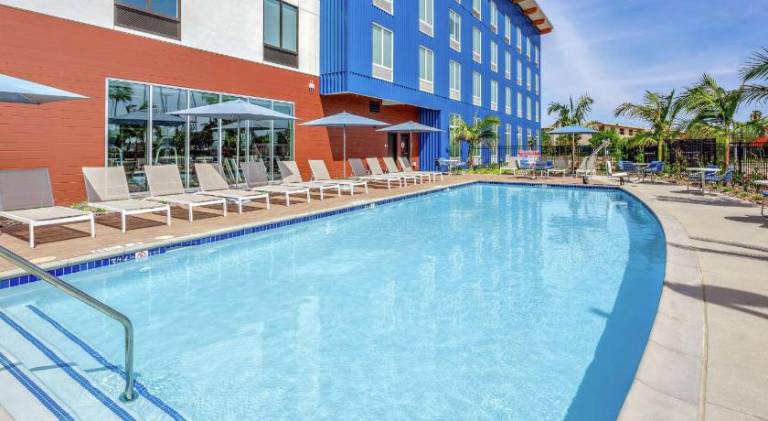 Hampton Inn & Suites San Diego Liberty Station — photo 3