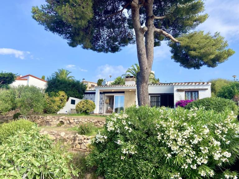 Villa  Canyelles