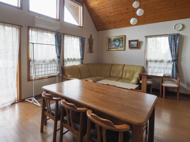 Canadian Woodhouse — photo 3