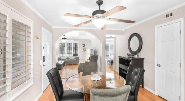 Beautiful house with jacuzzi & pool | Pet-friendly — photo 3