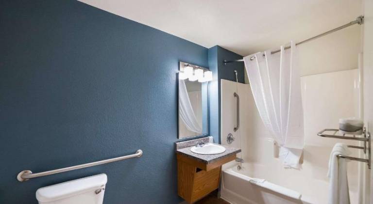 WoodSpring Suites Fort Worth Fossil Creek — photo 2