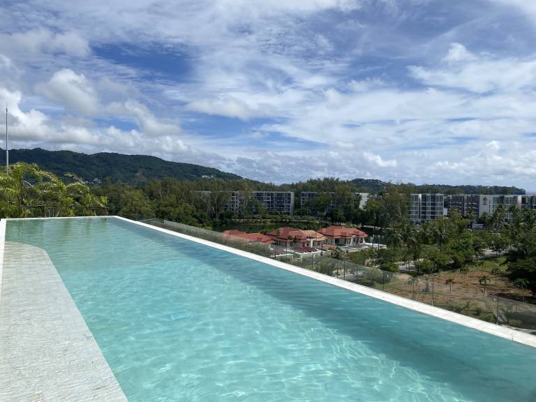 Apartment at Skypark Laguna next to golf course