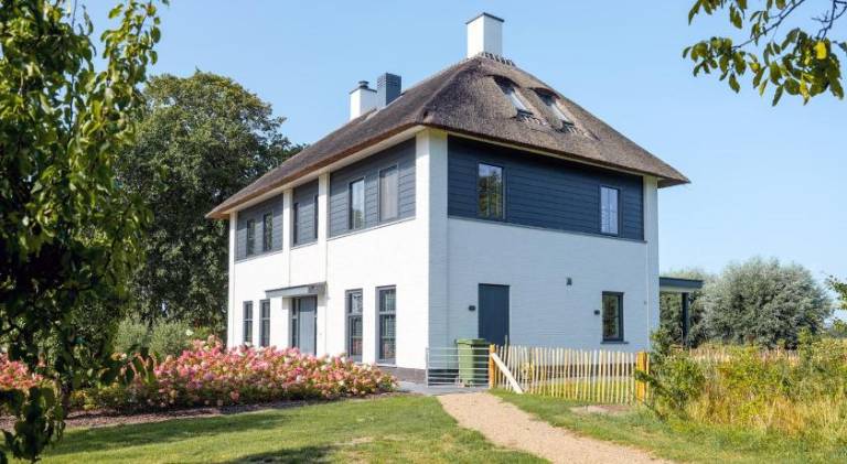 House with sauna, hot tub & terrace | Pets allowed in Breskens