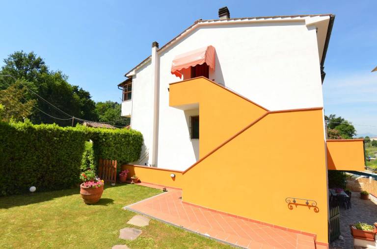 Family-friendly house with private pool, barbecue & yard | Pets are welcome — photo 5