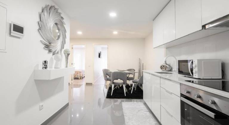 Host Wise - Spacious Noble Apartaments Ace Location — photo 5