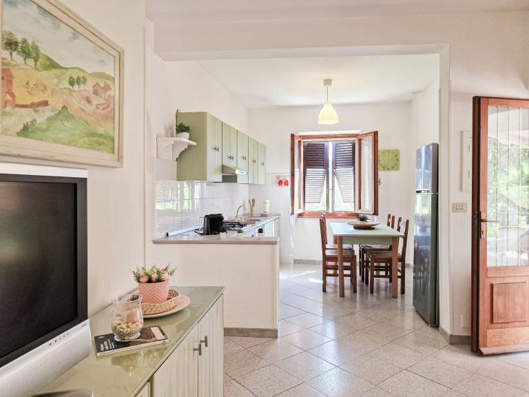 Children-friendly apartment with patio, BBQ & garden | Mountain view | Pet-friendly — photo 5