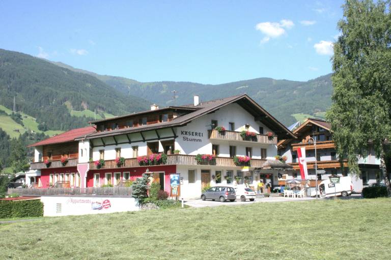Fully equipped charming rental apartment with pool, barbeque & sauna | Nature view | Pets are welcome — photo 3