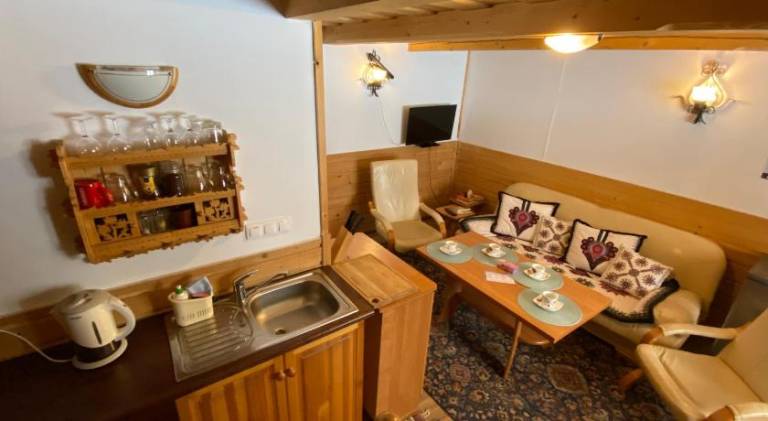 Chalet with barbeque & garden — photo 2