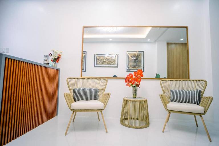 Spotlight Hotel near Hundred Islands Wharf — photo 4