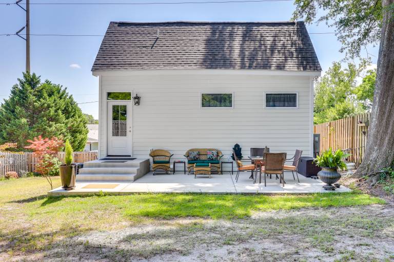 1 Mi to Dtwn Wilmington Home w Patio
