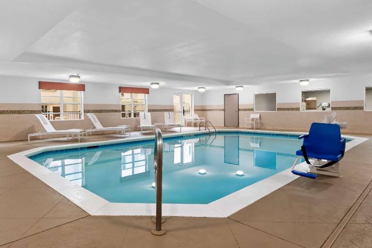 Country Inn & Suites by Radisson, Macon North, GA — photo 3