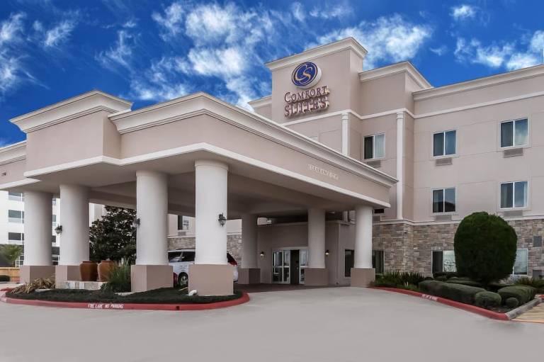 Comfort Suites Houston IAH Airport Beltway 8