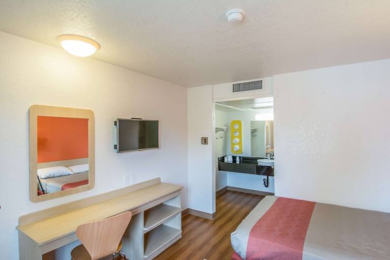 Motel Shasta Lake