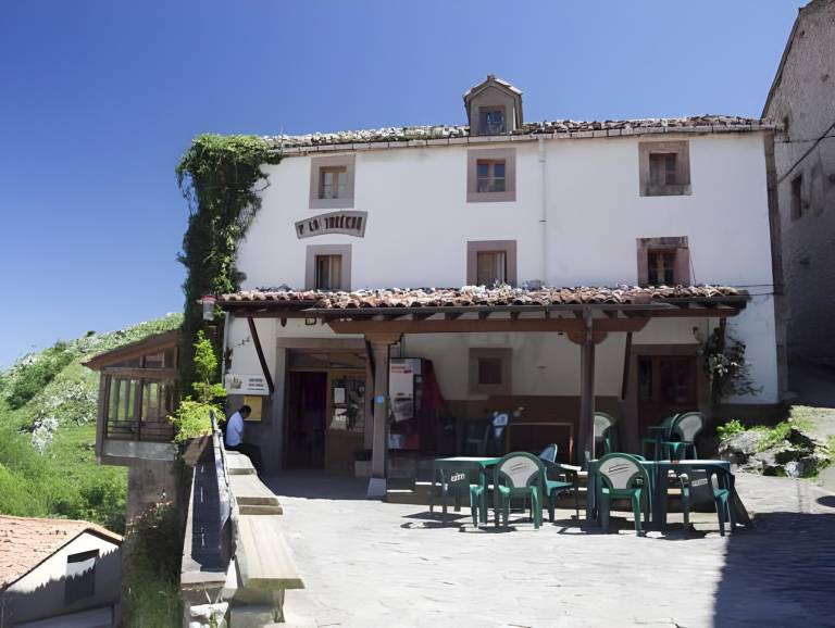 Bed & Breakfast  Sotres