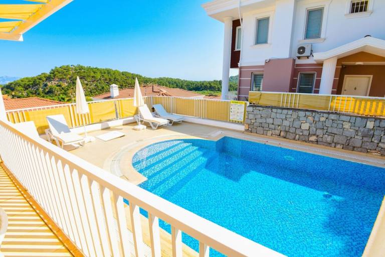 House Sarıgerme