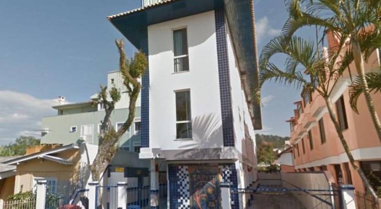 Rental apartment with patio, yard & barbeque in Florianópolis